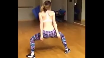 Perfect white ass twerk