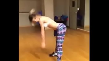 Perfect white ass twerk