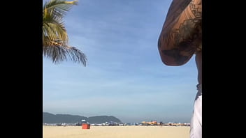 Nem percebi que esse shorts está marcando a minha xota