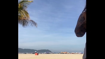 Nem percebi que esse shorts está marcando a minha xota