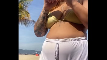 Nem percebi que esse shorts está marcando a minha xota