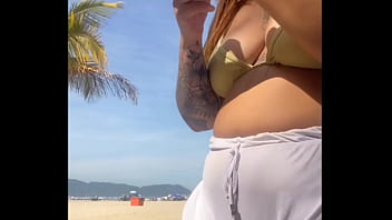 Nem percebi que esse shorts está marcando a minha xota