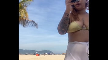 Nem percebi que esse shorts está marcando a minha xota