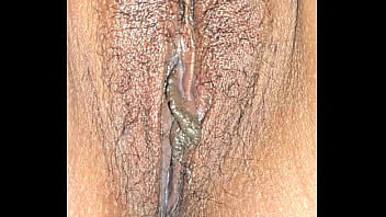 Latina milf close wet pussy Latina milf close wet pussy