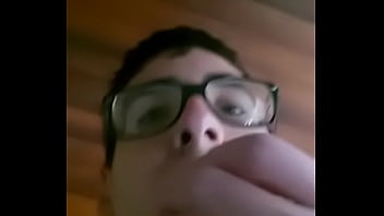 Jovem Saboreando Uma Tetinha De Nega thumbnail