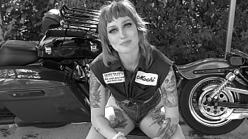 Mochi's pit stop featuring taylor gunner vampiric zlut sofia honey bunny and melty mochi