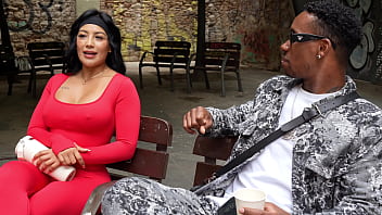 Me traigo un desconocido a casa para que me culee bien duro