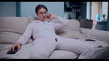 My boyfriend calls me while stranger fuck me