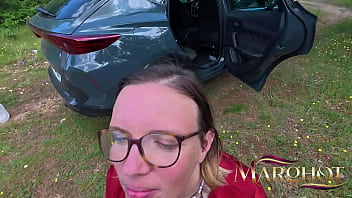 Trio hardcore dans le coffre mon mari et mon amant me baisent ensemble –