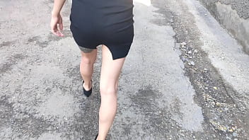 Sexy babe deep blowjob on staircase public sex