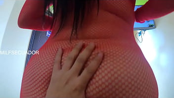 Lleno de saliva el pene de mi favorito