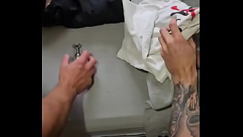 Me and jameshardyx93 must have had the wrong idea about the upside down pineapple thing ️what does i