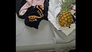 Me and jameshardyx93 must have had the wrong idea about the upside down pineapple thing ️what does i