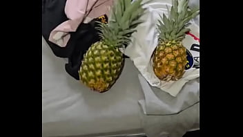 Me and jameshardyx93 must have had the wrong idea about the upside down pineapple thing ️what does i