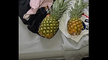 Me and jameshardyx93 must have had the wrong idea about the upside down pineapple thing ️what does i