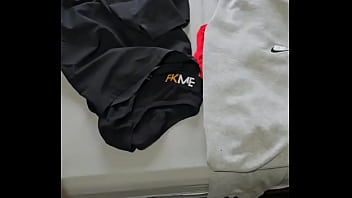 Me and jameshardyx93 must have had the wrong idea about the upside down pineapple thing ️what does i