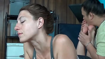 There's no better feeling than licking and smelling the perfect shapely feet of a goddess ️nadya rubinski w