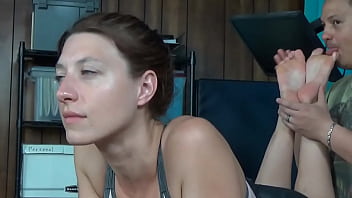 There's no better feeling than licking and smelling the perfect shapely feet of a goddess ️nadya rubinski w