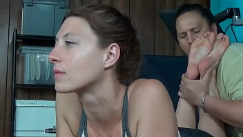 There's no better feeling than licking and smelling the perfect shapely feet of a goddess ️nadya rubinski w