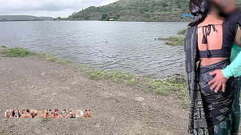 बहुत मजा आता है खुले में डलवाने में