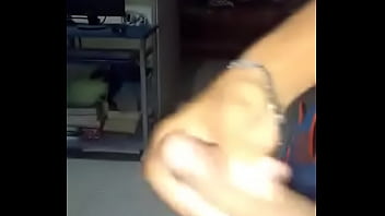 Otra vez el chavito enseñandome el cuerpo