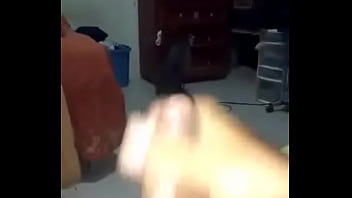 Otra vez el chavito enseñandome el cuerpo