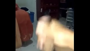 Otra vez el chavito enseñandome el cuerpo