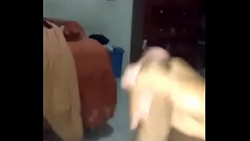 Otra vez el chavito enseñandome el cuerpo