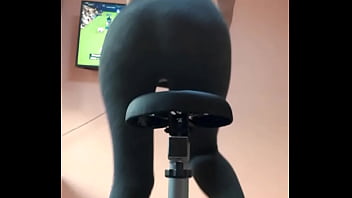 I Didn't Want To Interrupt My Workout And Peed My Gym Pants thumbnail