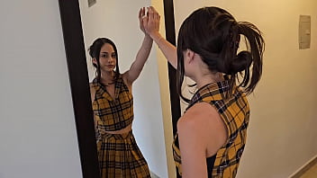 Colegiala cachonda folla con su padrastro