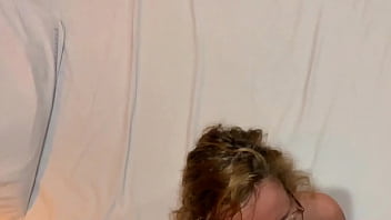 Caiu na net filha do pastor traindo namorado no motel