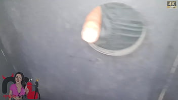 Como e gostoso ser fodida no gloryhole assim o prazer e garantido