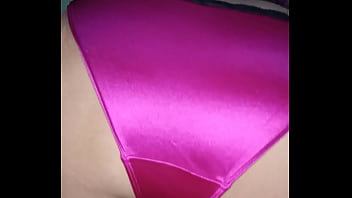 Modelando braga satinada rosita croosdresing