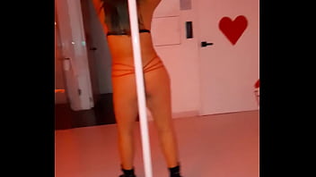 Diana En El Motel Baila Tubo En Tanga Roja Antes De Ser Follada Por El Culo thumbnail