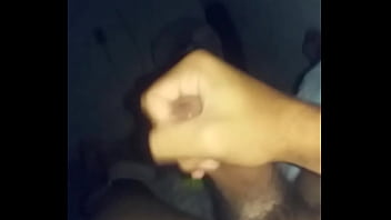 Meu primo batendo uma na madrugada