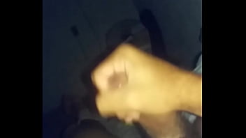 Meu primo batendo uma na madrugada