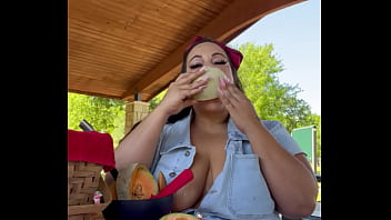 Slurpin fruit in the park