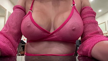 European stepmom artemisia love showing her juicy boobs for the camera