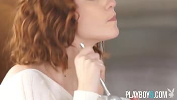 Beautiful naturally curvy playmate babe ex poses juicy body fully