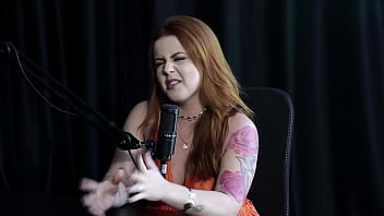 Ruiva safada mostra seus enormes peitos após dizer que sempre foi exibida nunca fez menage participou da casa das pimentinhas vai sambar no carnaval e seu lugar inusitado isadora closel