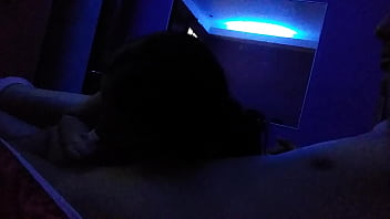 No solo chupa sino qie t lo saborea