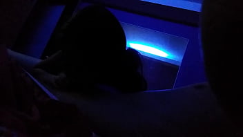 No solo chupa sino qie t lo saborea