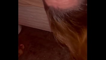 Garganta profunda con rica acabada en la boca