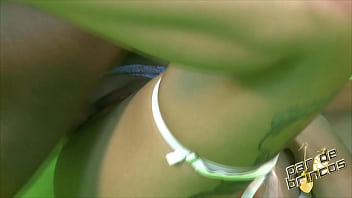 Homem faz qualquer coisa por trabalho