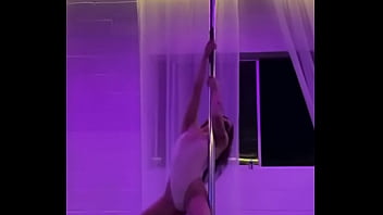 Lil dance for sum dick