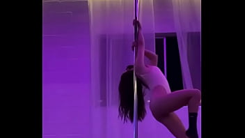 Lil dance for sum dick