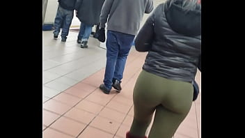 Her booty dont stop