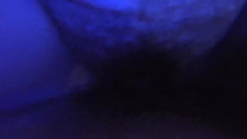 Qué rica y jugoga tiene su chuchita esta mujer y al final se ríe como una loca