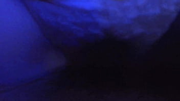 Qué rica y jugoga tiene su chuchita esta mujer y al final se ríe como una loca