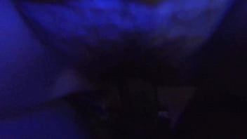 Qué rica y jugoga tiene su chuchita esta mujer y al final se ríe como una loca